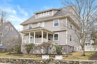 10 Edgehill Road, Winchester, MA 01890