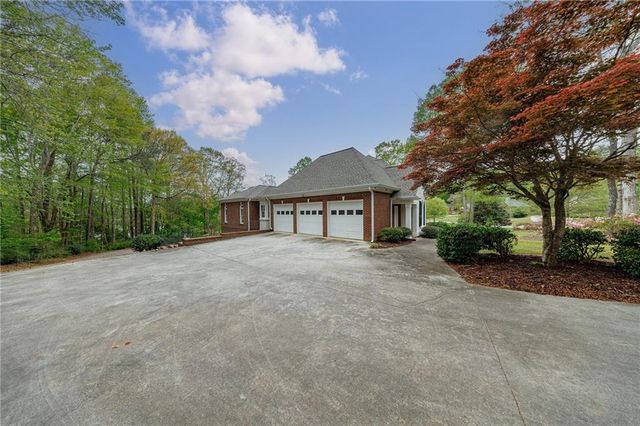 2718 Pitlochry Street SW, Conyers, GA 30094