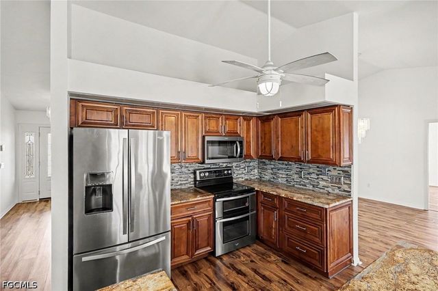 628 SE 21st LN, Cape Coral, FL 33990