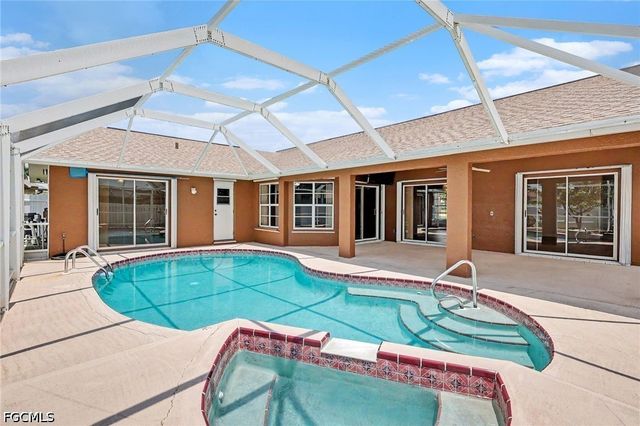 628 SE 21st LN, Cape Coral, FL 33990