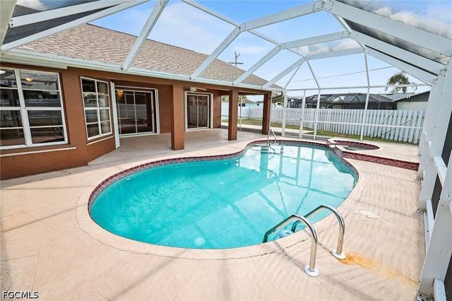 628 SE 21st LN, Cape Coral, FL 33990