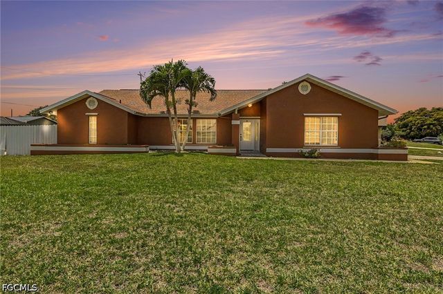 628 SE 21st LN, Cape Coral, FL 33990