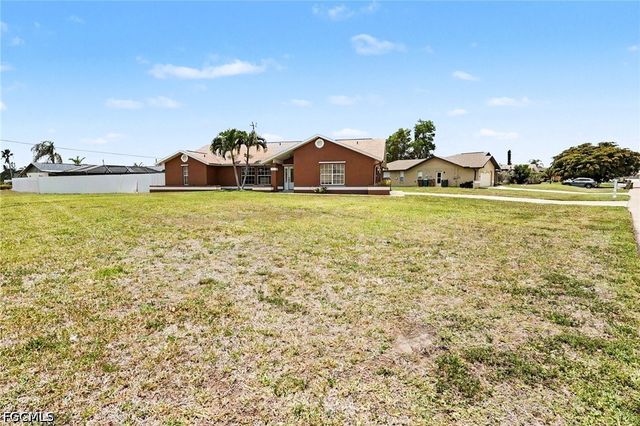 628 SE 21st LN, Cape Coral, FL 33990