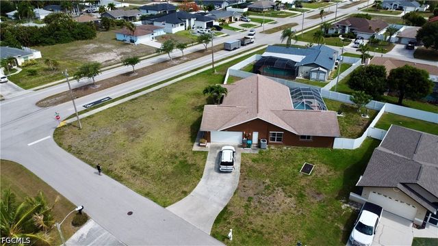 628 SE 21st LN, Cape Coral, FL 33990