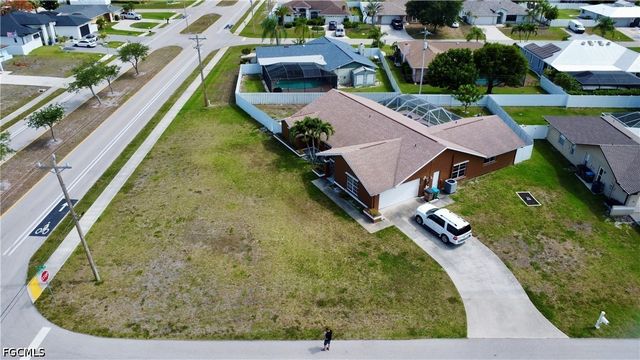 628 SE 21st LN, Cape Coral, FL 33990