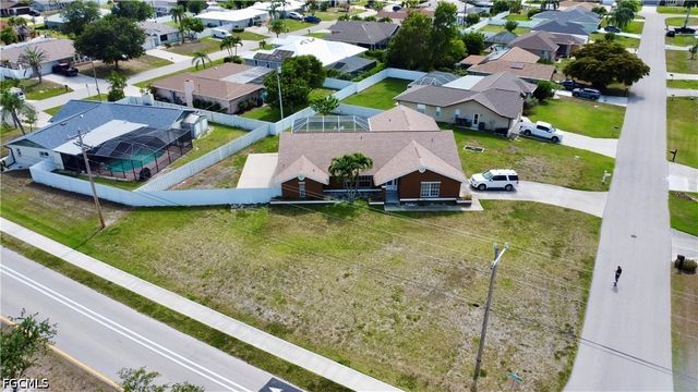 628 SE 21st LN, Cape Coral, FL 33990