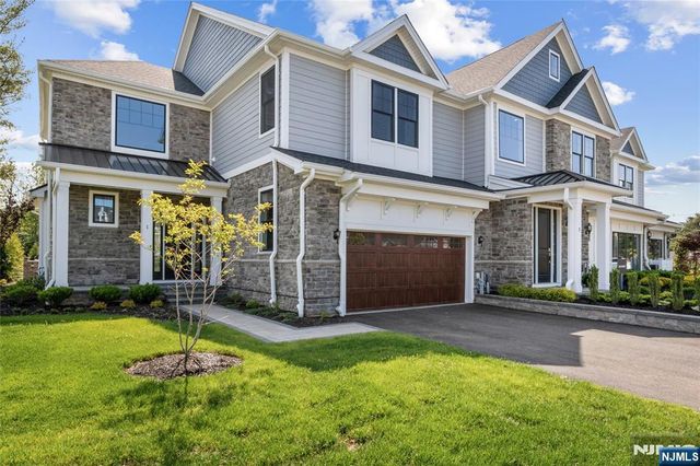 13 Muirfield Lane, River Vale, NJ 07675