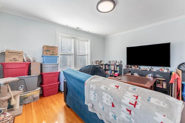 4704 N Kasson Avenue 3, Chicago, IL 60630