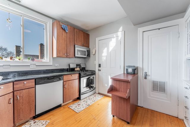 4704 N Kasson Avenue 3, Chicago, IL 60630