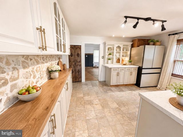 13026 HARFORD RD, Hydes, MD 21082
