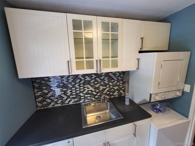 224-23 Kingsbury Avenue B, Oakland Gardens, NY 11364