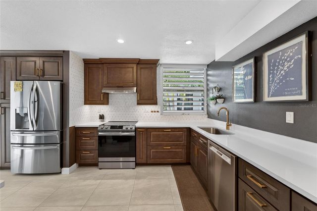 513 BAYPORT WAY 513, Longboat Key, FL 34228