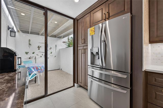 513 BAYPORT WAY 513, Longboat Key, FL 34228