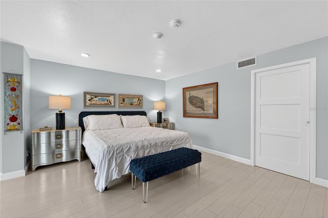 513 BAYPORT WAY 513, Longboat Key, FL 34228