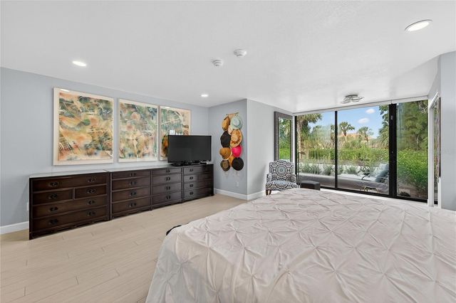 513 BAYPORT WAY 513, Longboat Key, FL 34228