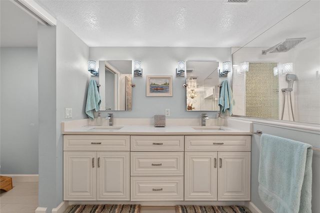 513 BAYPORT WAY 513, Longboat Key, FL 34228