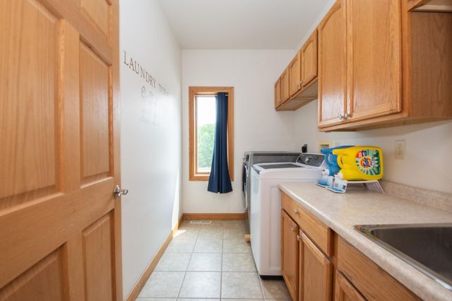 11905 Hunter Drive, Lake Park, MN 56554