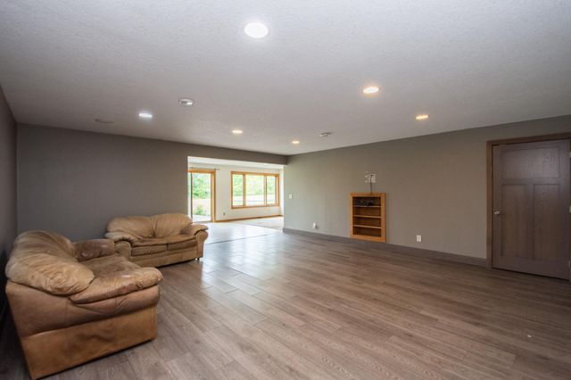 11905 Hunter Drive, Lake Park, MN 56554