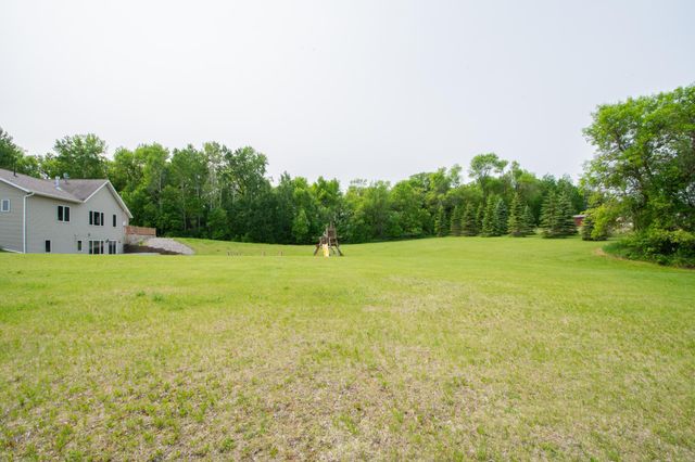 11905 Hunter Drive, Lake Park, MN 56554