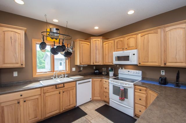 11905 Hunter Drive, Lake Park, MN 56554