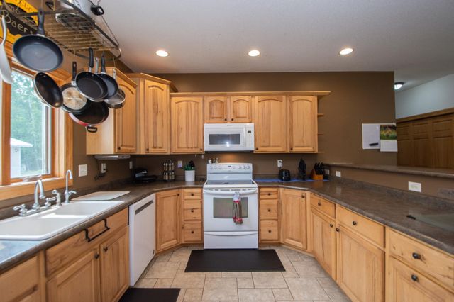 11905 Hunter Drive, Lake Park, MN 56554