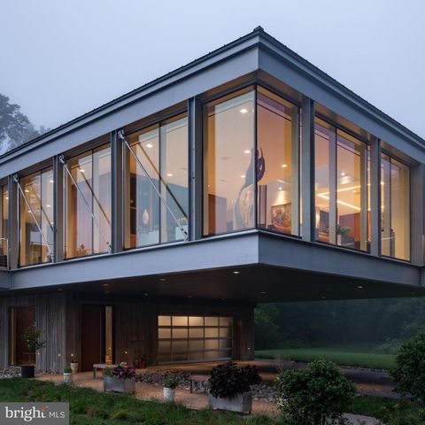 2710 RIVER RD, New Hope, PA 18938