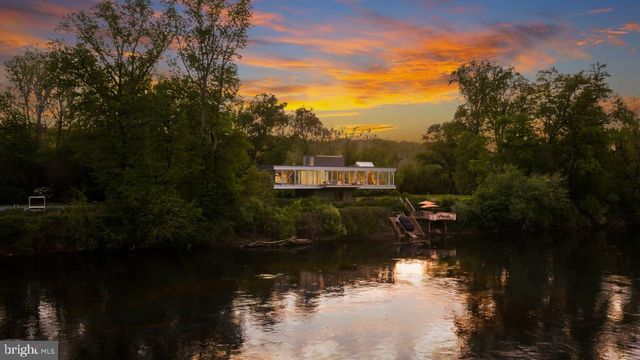 2710 RIVER RD, New Hope, PA 18938