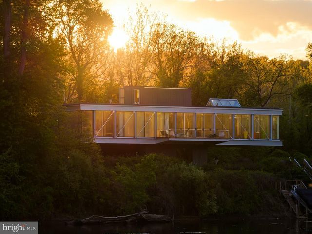 2710 RIVER RD, New Hope, PA 18938