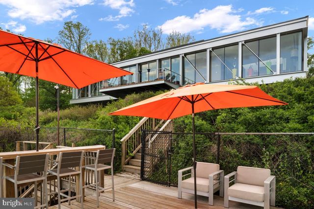 2710 RIVER RD, New Hope, PA 18938