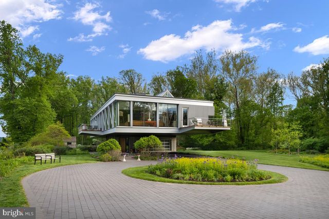 2710 RIVER RD, New Hope, PA 18938