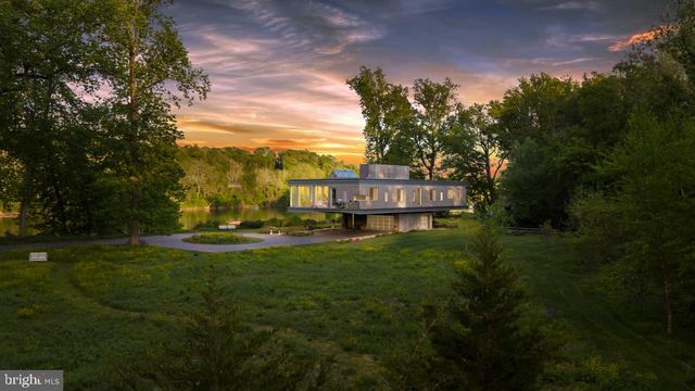 2710 RIVER RD, New Hope, PA 18938