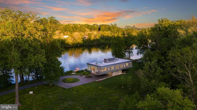 2710 RIVER RD, New Hope, PA 18938