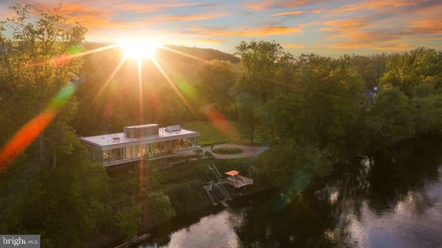 2710 RIVER RD, New Hope, PA 18938