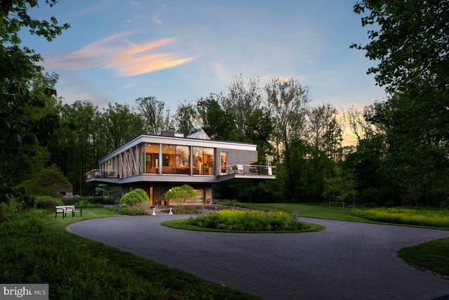 2710 RIVER RD, New Hope, PA 18938