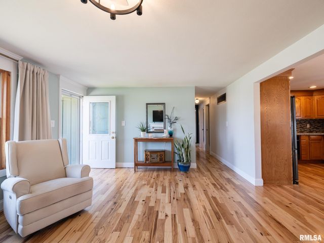 1128 W PROGRESS Street, Metamora, IL 61548