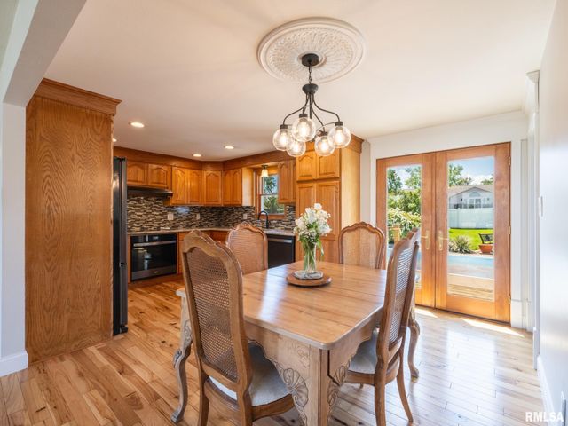 1128 W PROGRESS Street, Metamora, IL 61548
