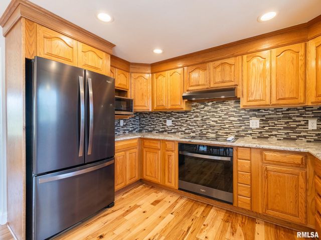 1128 W PROGRESS Street, Metamora, IL 61548
