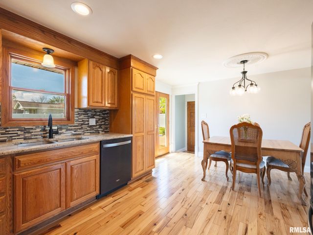 1128 W PROGRESS Street, Metamora, IL 61548