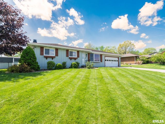 1128 W PROGRESS Street, Metamora, IL 61548