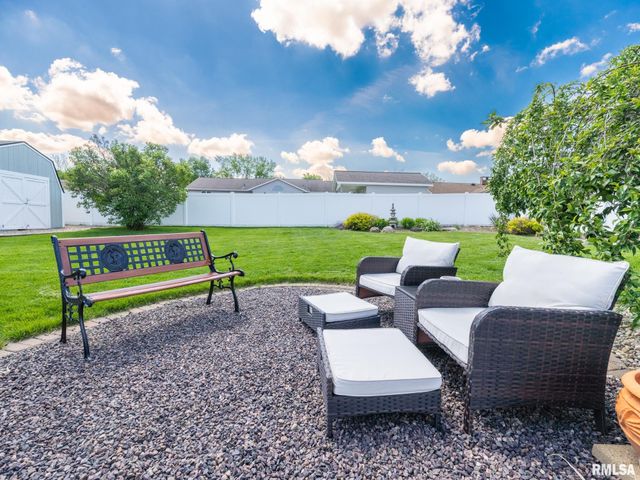 1128 W PROGRESS Street, Metamora, IL 61548