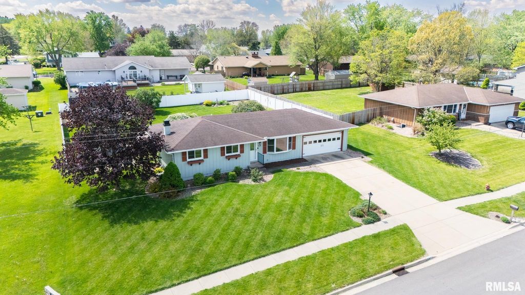 1128 W PROGRESS Street, Metamora, IL 61548