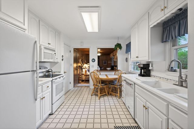 1710 Fry Street, Falcon Heights, MN 55113