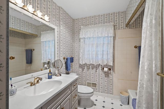 1710 Fry Street, Falcon Heights, MN 55113