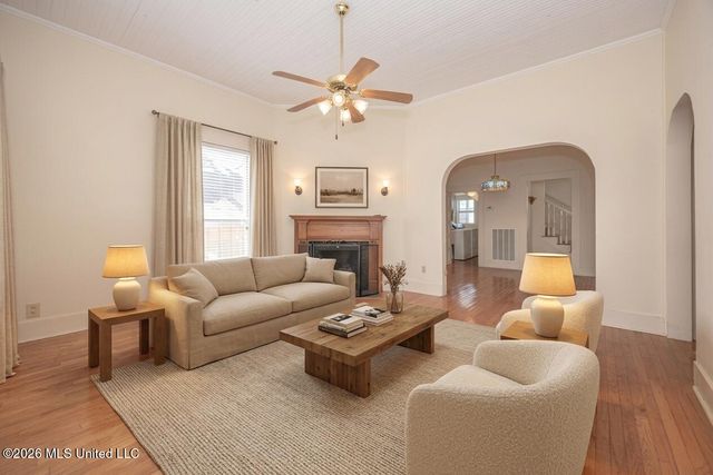 1209 Calhoun Street, Ocean Springs, MS 39564
