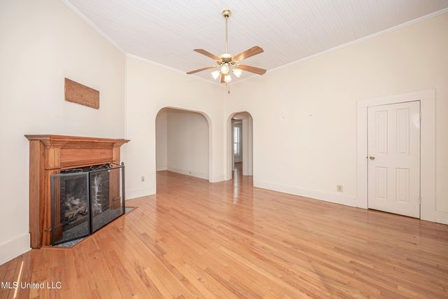 1209 Calhoun Street, Ocean Springs, MS 39564