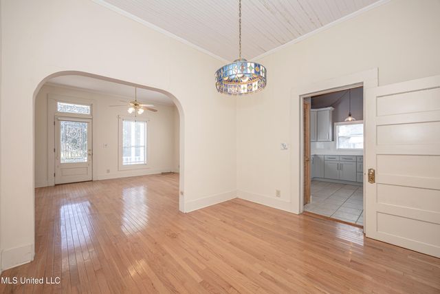 1209 Calhoun Street, Ocean Springs, MS 39564