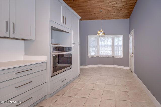 1209 Calhoun Street, Ocean Springs, MS 39564
