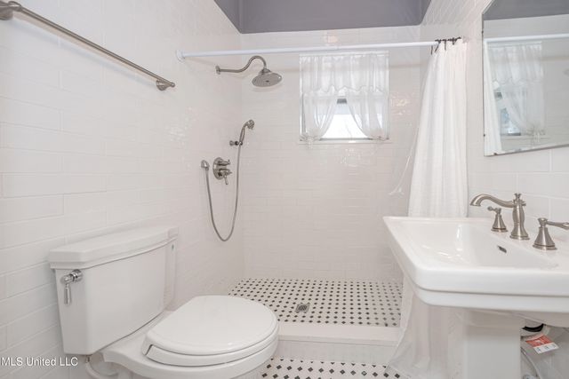 1209 Calhoun Street, Ocean Springs, MS 39564