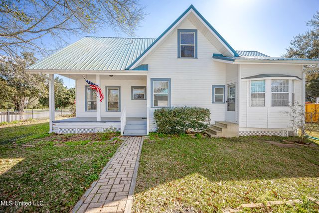 1209 Calhoun Street, Ocean Springs, MS 39564