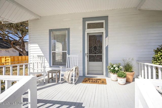 1209 Calhoun Street, Ocean Springs, MS 39564